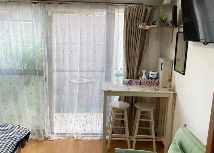 桜宿28 Square Meter King Size Bed With Sofa Bed, Garden Room